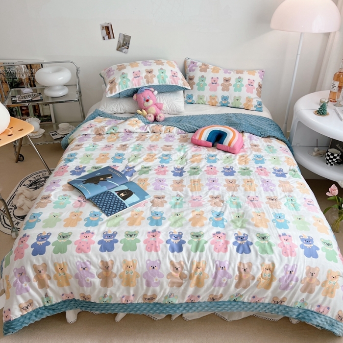 91家纺网 家纺一手货源 找家纺 星期八 2022新款豆豆夏被包边款 好多熊