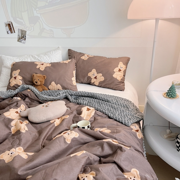 91家纺网 家纺一手货源 找家纺 星期八 2022新款豆豆夏被包边款 咖啡熊