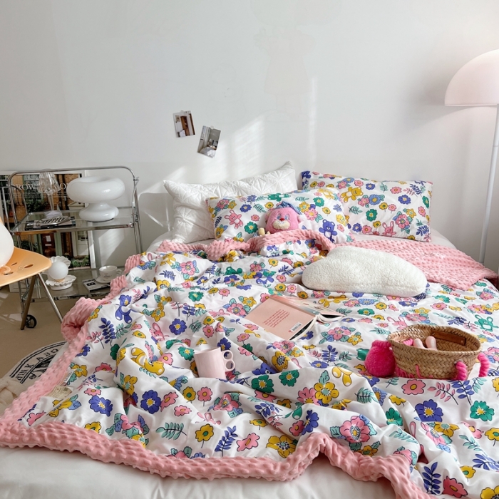 91家纺网 家纺一手货源 找家纺 星期八 2022新款豆豆夏被包边款 快乐小兔