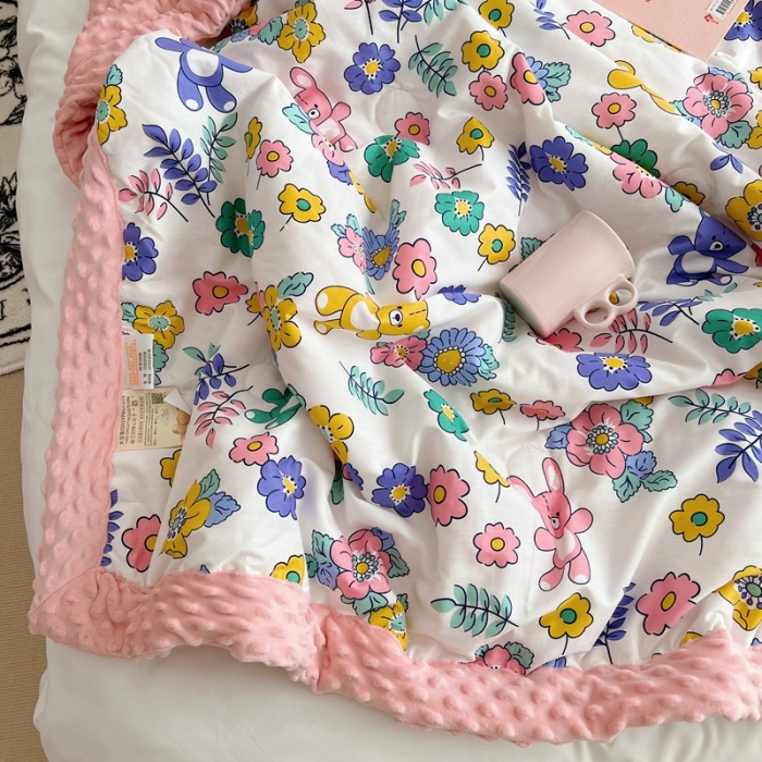 91家纺网 家纺一手货源 找家纺 星期八 2022新款豆豆夏被包边款 快乐小兔