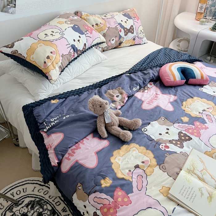 91家纺网 家纺一手货源 找家纺 星期八 2022新款豆豆夏被包边款 萌宠乐园