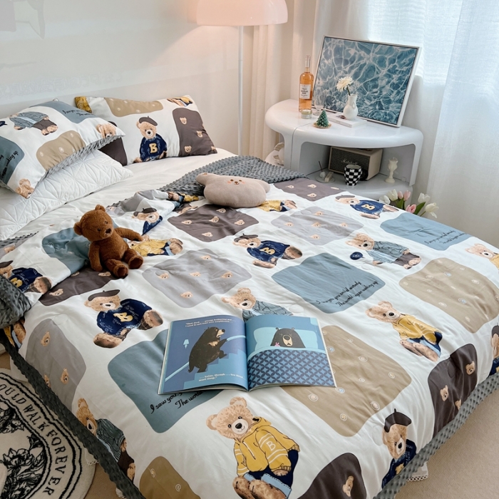 91家纺网 家纺一手货源 找家纺 星期八 2022新款豆豆夏被包边款 熊宝