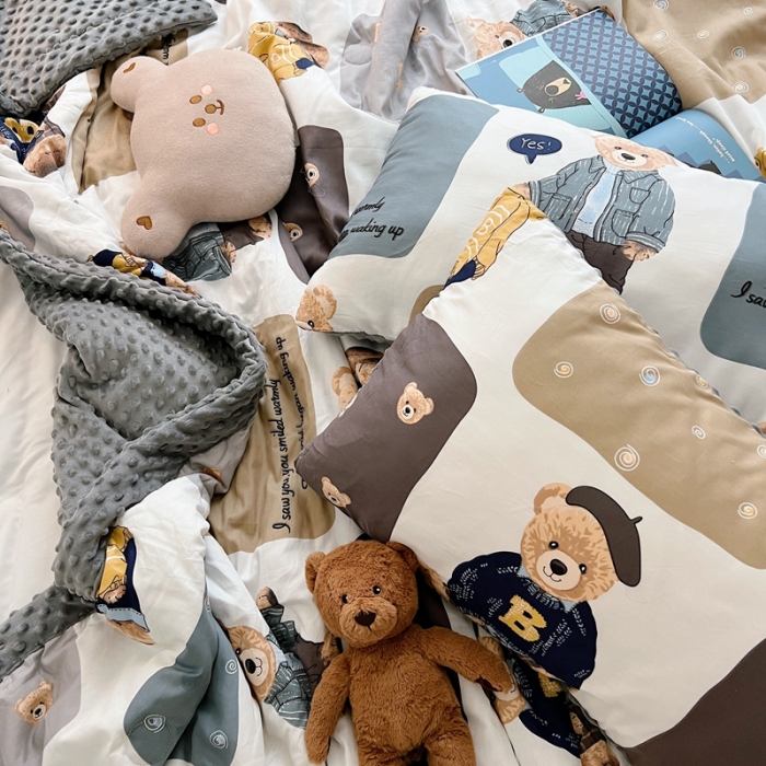 91家纺网 家纺一手货源 找家纺 星期八 2022新款豆豆夏被包边款 熊宝