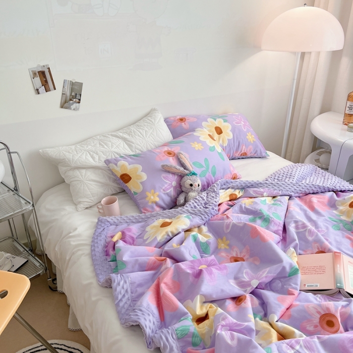91家纺网 家纺一手货源 找家纺 星期八 2022新款豆豆夏被包边款 紫色花
