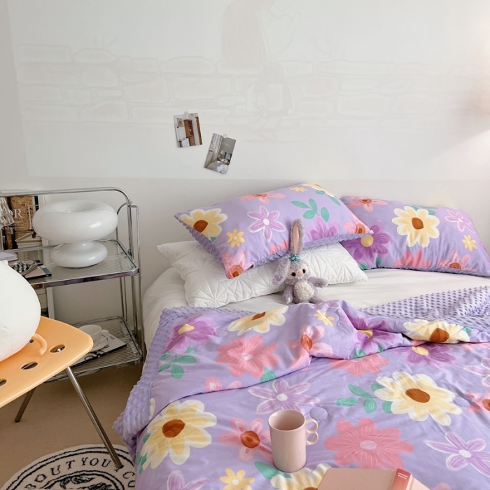 91家纺网 家纺一手货源 找家纺 星期八 2022新款豆豆夏被包边款 紫色花