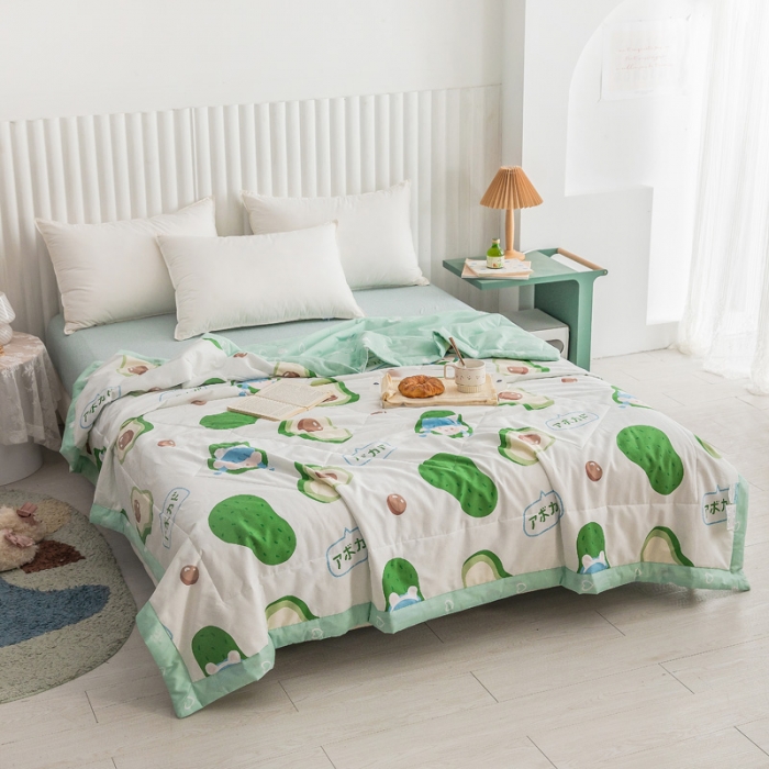 91家纺网 家纺一手货源 找家纺 绵庭家纺 2023新款舒适亲肤全棉单夏被 牛油果女孩