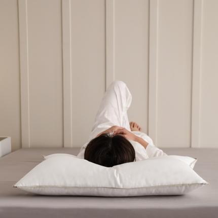 91家纺网 家纺一手货源 找家纺 （总）拾光枕芯 2023新款60支全棉超柔羽丝低枕枕芯