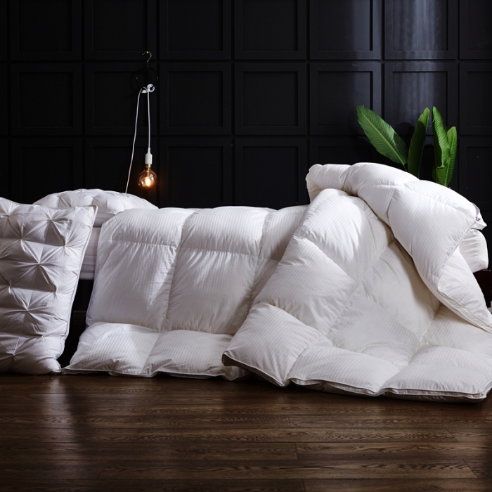 91家纺网 家纺一手货源 找家纺 总羽仙子2023新款100支全棉缎条羽绒被鹅绒被冬被春秋被