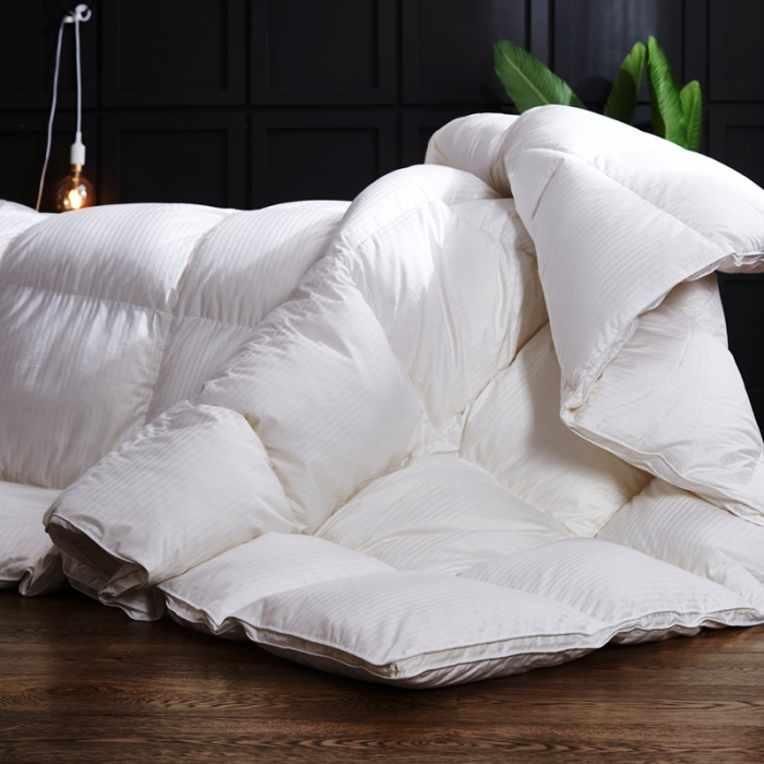91家纺网 家纺一手货源 找家纺 羽仙子2023新款100支全棉缎条羽绒被鹅绒被冬被春秋被 白色