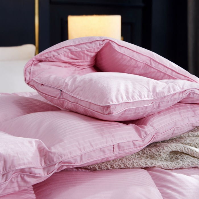 91家纺网 家纺一手货源 找家纺 羽仙子2023新款100支全棉缎条羽绒被鹅绒被冬被春秋被 粉色