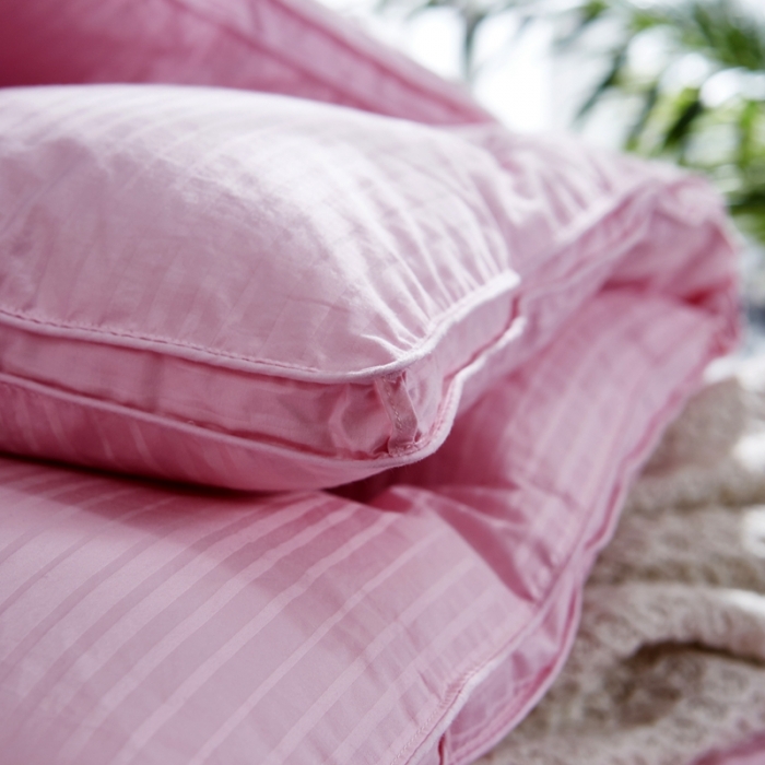 91家纺网 家纺一手货源 找家纺 羽仙子2023新款100支全棉缎条羽绒被鹅绒被冬被春秋被 粉色