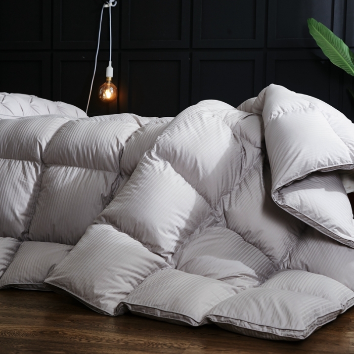 91家纺网 家纺一手货源 找家纺 羽仙子2023新款100支全棉缎条羽绒被鹅绒被冬被春秋被 银色