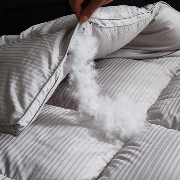 91家纺网 家纺一手货源 找家纺 羽仙子2023新款100支全棉缎条羽绒被鹅绒被冬被春秋被 银色