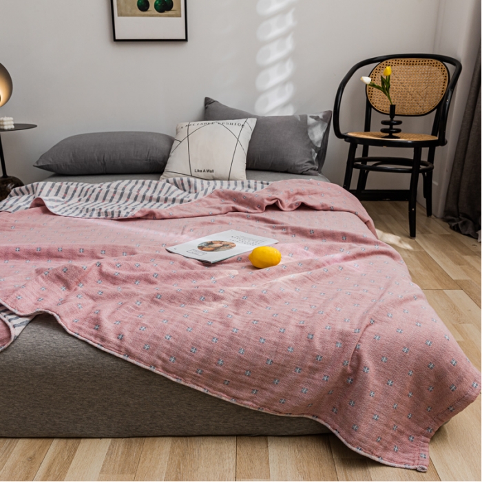 91家纺网 家纺一手货源 找家纺 朴尔家纺 2022新款主推三层水洗棉纱布毛巾被 冬空-粉