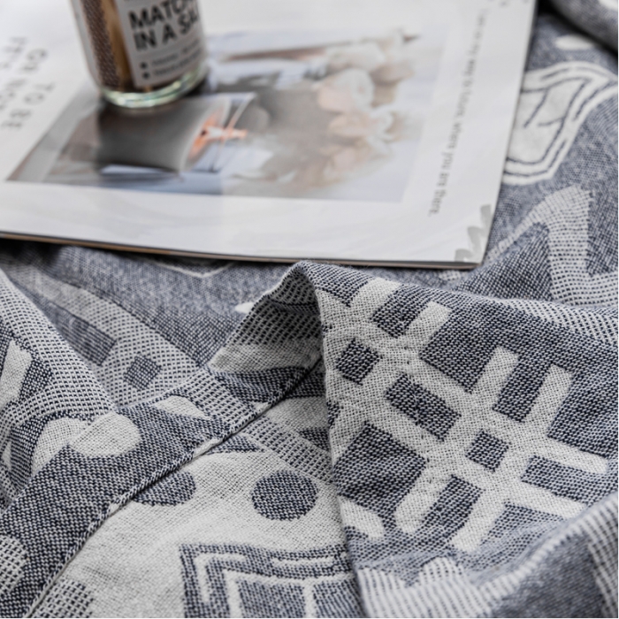 91家纺网 家纺一手货源 找家纺 朴尔家纺 2022新款主推三层水洗棉纱布毛巾被 远古图腾-灰