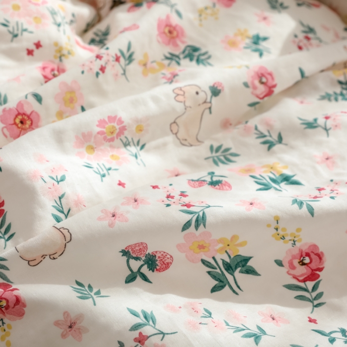 91家纺网 家纺一手货源 找家纺 淑女公社家纺 2022新款双层纱流苏花边款四件套 花间小兔