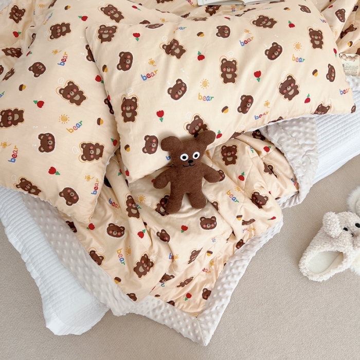 91家纺网 家纺一手货源 找家纺 星期八 2022新款豆豆夏被包边款 玫瑰熊