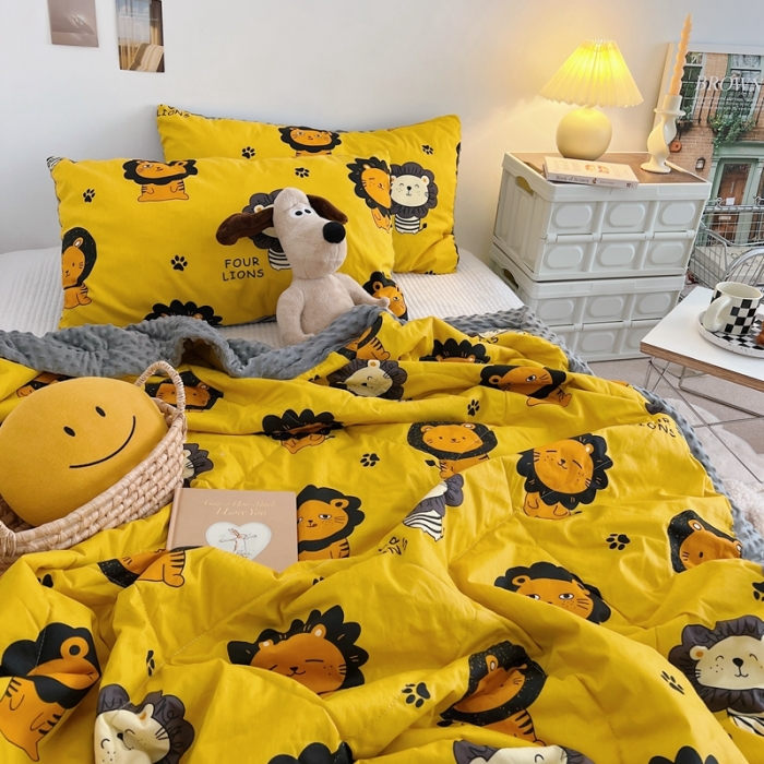 91家纺网 家纺一手货源 找家纺 星期八 2022新款豆豆夏被包边款 小狮子