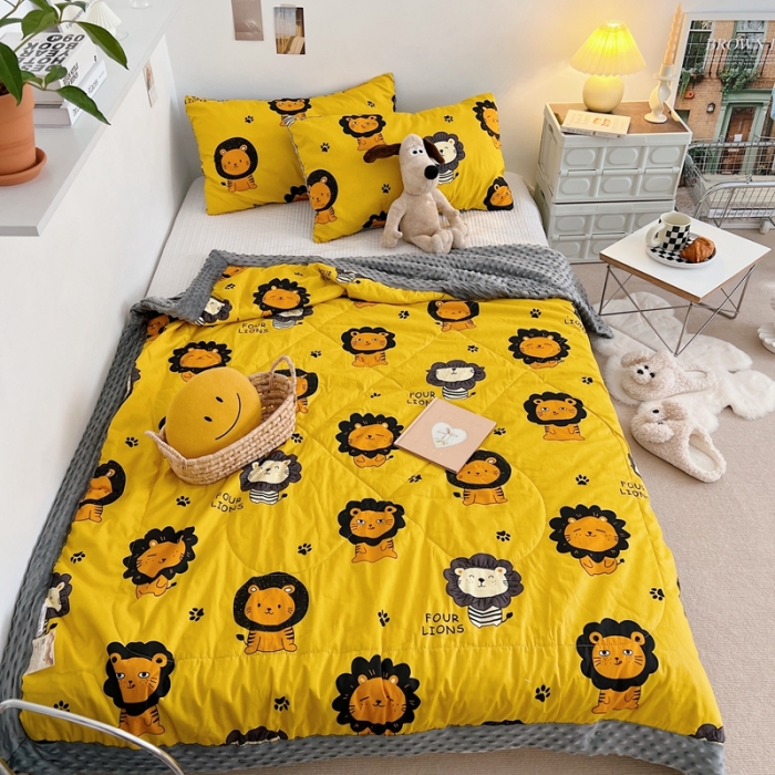 91家纺网 家纺一手货源 找家纺 星期八 2022新款豆豆夏被包边款 小狮子