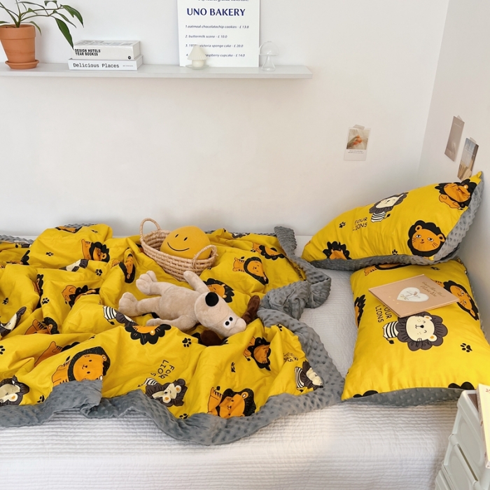 91家纺网 家纺一手货源 找家纺 星期八 2022新款豆豆夏被包边款 小狮子