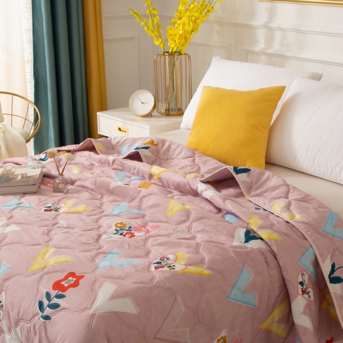 91家纺网 家纺一手货源 找家纺 爱派 2022新款磨毛印花夏凉被夏被空调被 花开半夏(粉)