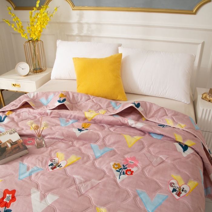 91家纺网 家纺一手货源 找家纺 爱派 2022新款磨毛印花夏凉被夏被空调被 花开半夏(粉)