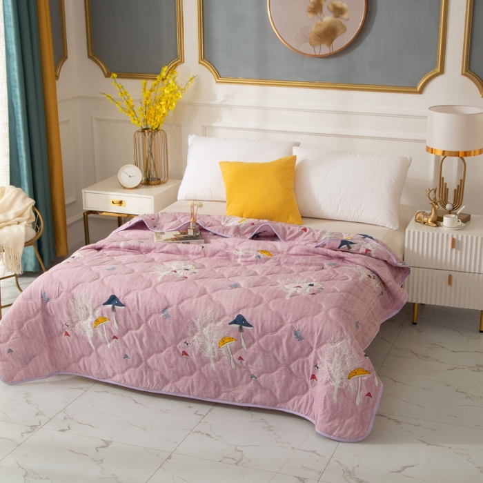 91家纺网 家纺一手货源 找家纺 爱派 2022新款磨毛印花夏凉被夏被空调被 小蘑菇