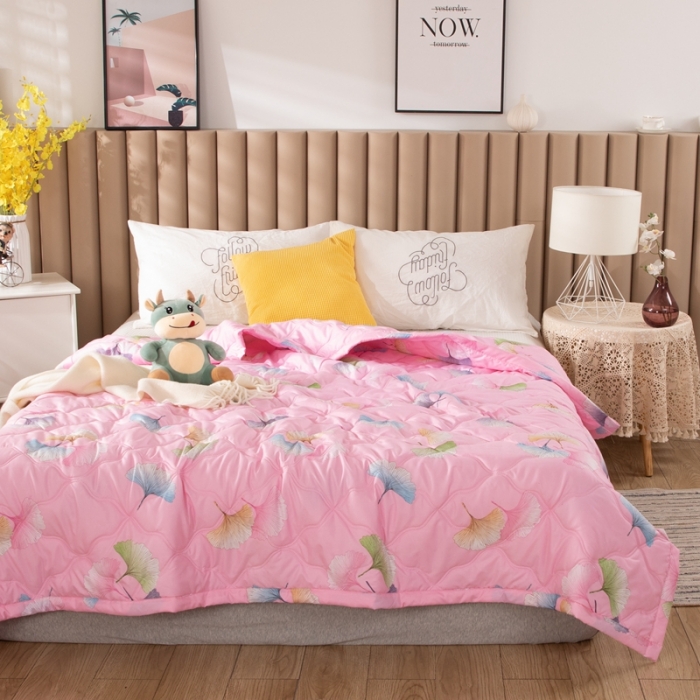 91家纺网 家纺一手货源 找家纺 爱派 2022新款亲肤棉印花夏被空调被 粉杏叶