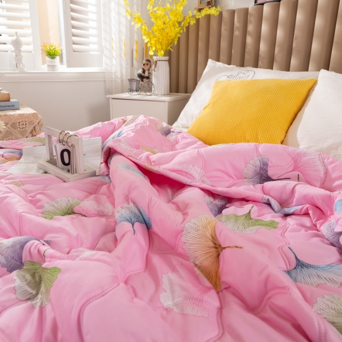 91家纺网 家纺一手货源 找家纺 爱派 2022新款亲肤棉印花夏被空调被 粉杏叶