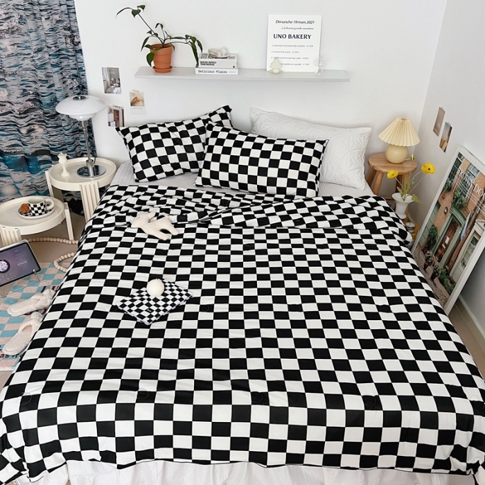 91家纺网 家纺一手货源 找家纺 星期八 2022新款棋盘格针织棉夏被 黑格