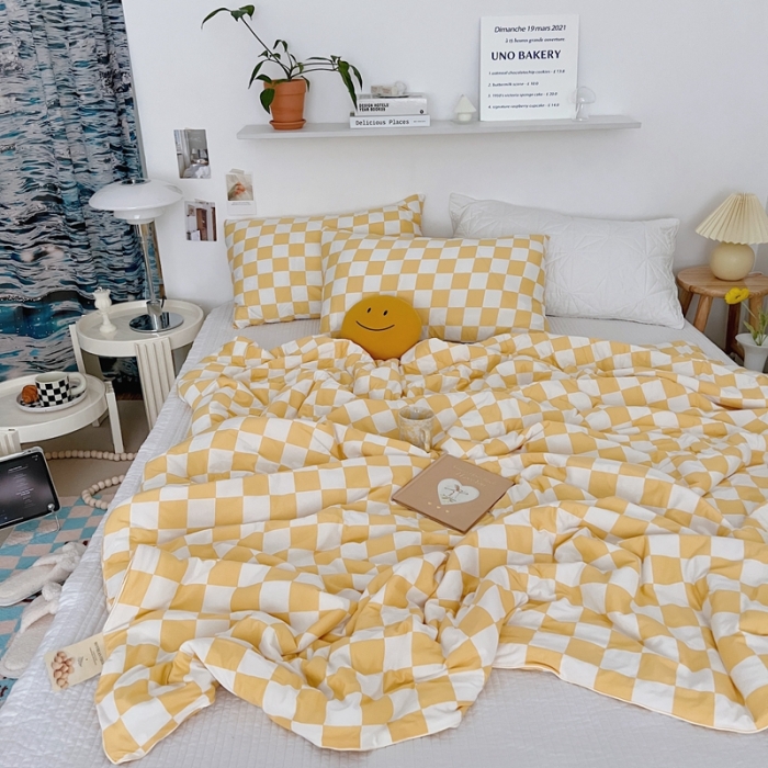 91家纺网 家纺一手货源 找家纺 星期八 2022新款棋盘格针织棉夏被 黄格