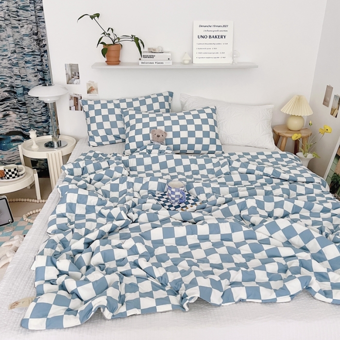 91家纺网 家纺一手货源 找家纺 星期八 2022新款棋盘格针织棉夏被 蓝格