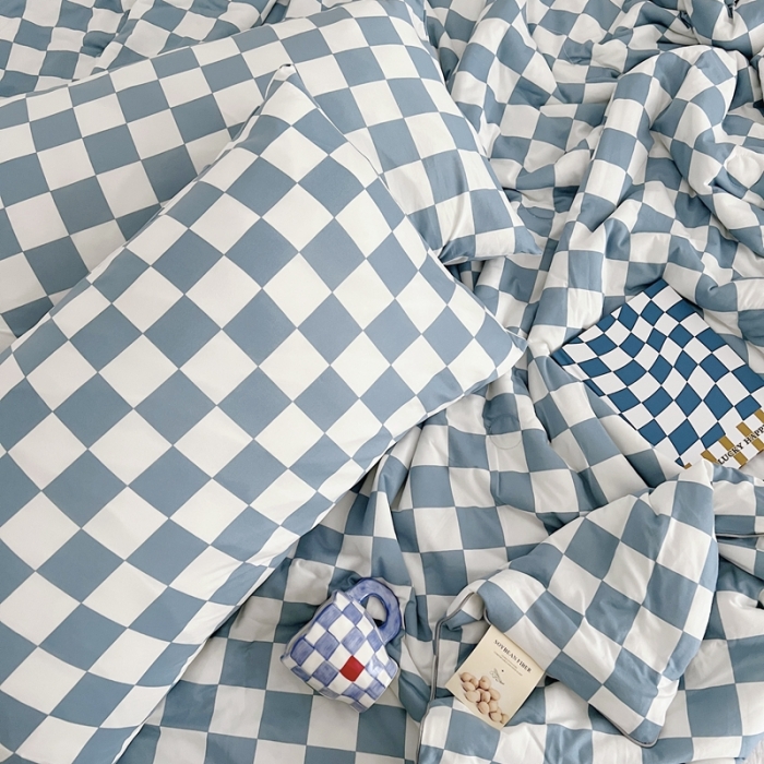 91家纺网 家纺一手货源 找家纺 星期八 2022新款棋盘格针织棉夏被 蓝格