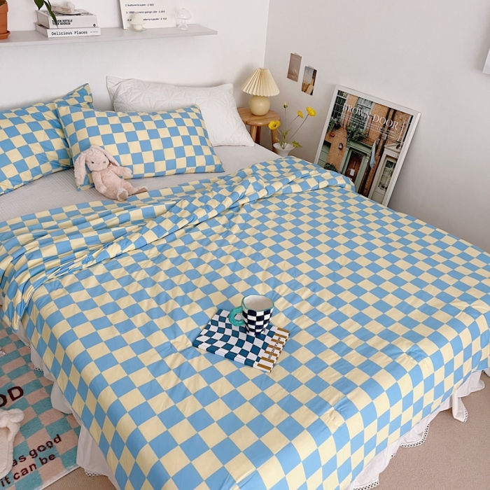 91家纺网 家纺一手货源 找家纺 星期八 2022新款棋盘格针织棉夏被 蓝黄格