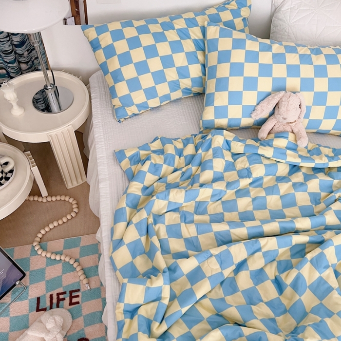 91家纺网 家纺一手货源 找家纺 星期八 2022新款棋盘格针织棉夏被 蓝黄格