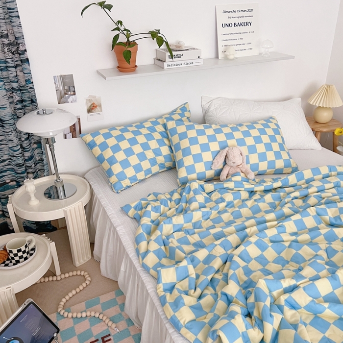 91家纺网 家纺一手货源 找家纺 星期八 2022新款棋盘格针织棉夏被 蓝黄格