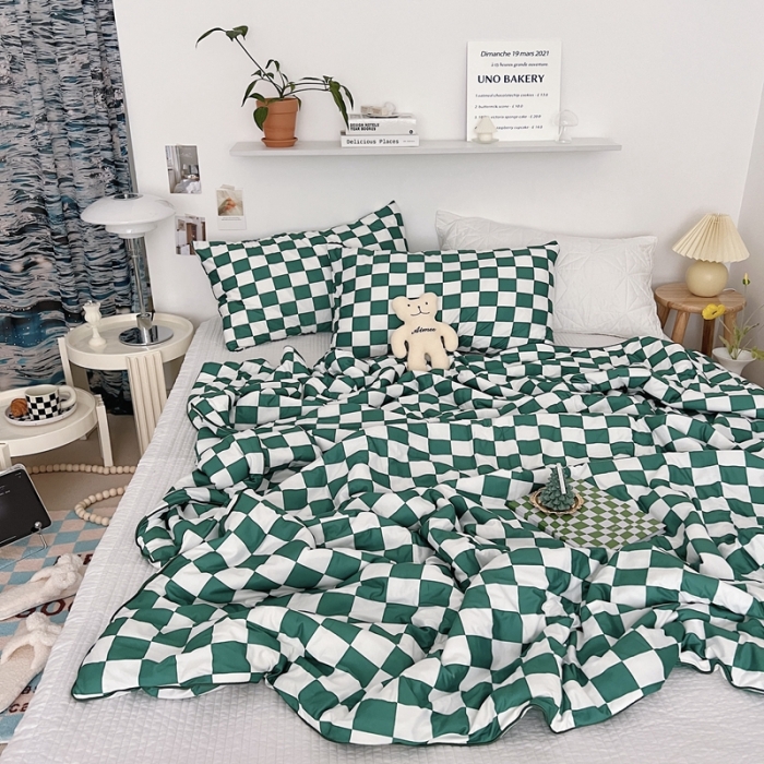 91家纺网 家纺一手货源 找家纺 星期八 2022新款棋盘格针织棉夏被 绿格