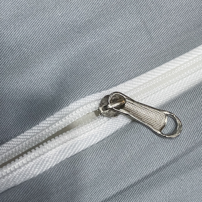 91家纺网 家纺一手货源 找家纺 宅家居2024新款轻奢拼色60支贡缎臻丝刺绣皇家骑士-宾利蓝