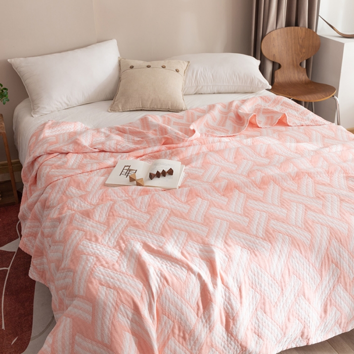 91家纺网 家纺一手货源 找家纺 朴尔2022新品塞尚风格全棉水洗棉三层纱布毛巾被 格里尼-粉