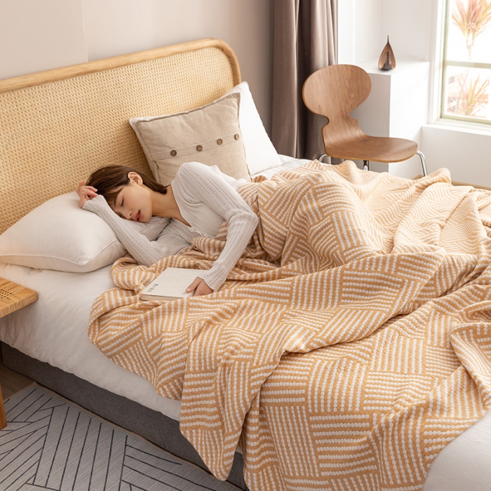 91家纺网 家纺一手货源 找家纺 朴尔2022新品塞尚风格全棉水洗棉三层纱布毛巾被 慕斯-黄