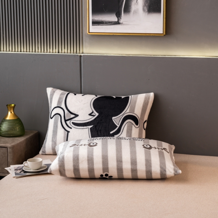 91家纺网 家纺一手货源 找家纺 慕尚 2025新款雪貂绒四季毛毯 背影猫咪