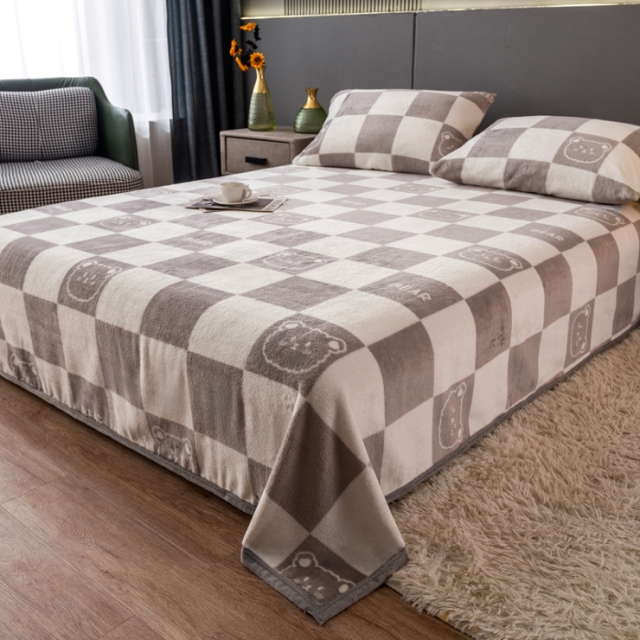 91家纺网 家纺一手货源 找家纺 慕尚 2025新款雪貂绒四季毛毯 可爱熊