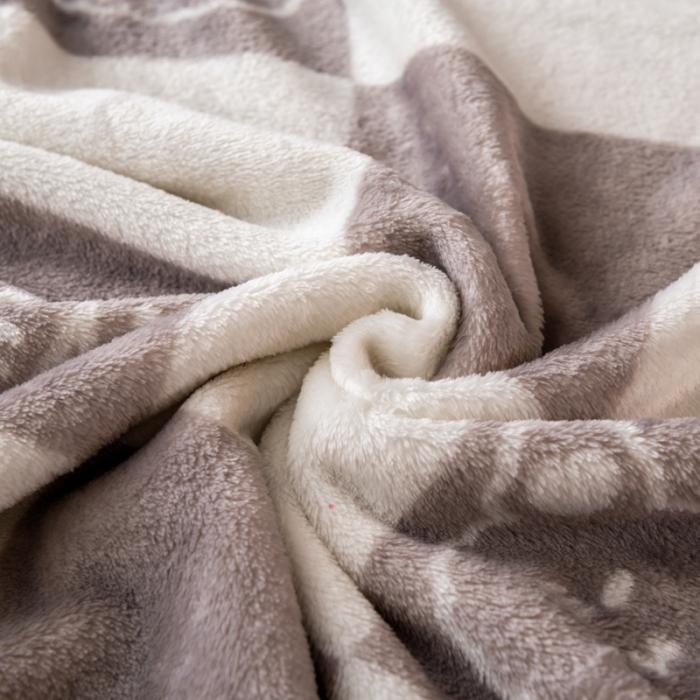 91家纺网 家纺一手货源 找家纺 慕尚 2025新款雪貂绒四季毛毯 可爱熊