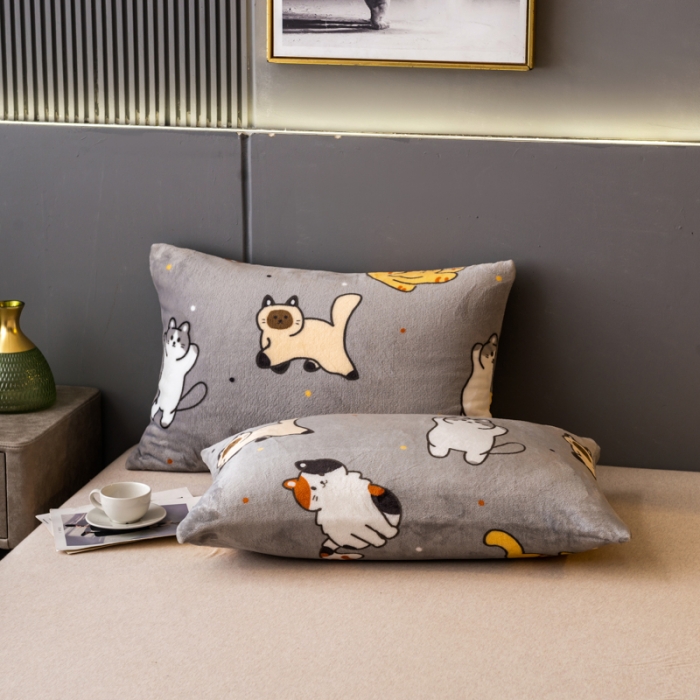 91家纺网 家纺一手货源 找家纺 慕尚 2025新款雪貂绒四季毛毯 小猫咪