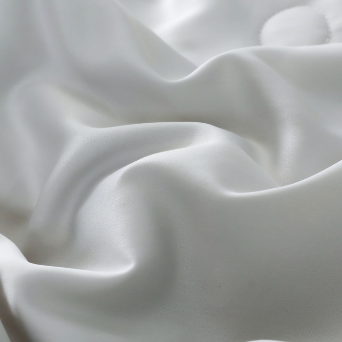 91家纺网 家纺一手货源 找家纺 梦镜 2025新款莱卡天丝刺绣夏凉被 奶黄+浅灰