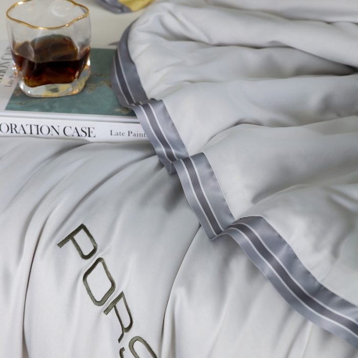 91家纺网 家纺一手货源 找家纺 梦镜 2025新款莱卡天丝刺绣夏凉被 奶黄+浅灰