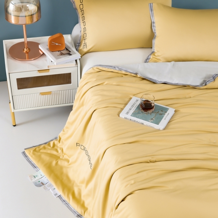 91家纺网 家纺一手货源 找家纺 梦镜 2025新款莱卡天丝刺绣夏凉被 浅灰+奶黄