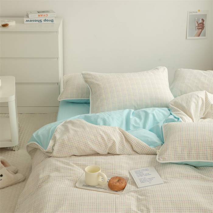 91家纺网 家纺一手货源 找家纺 玛奇朵2022色织提花水洗棉四件套-彩格系列 棚拍图 彩格 蓝