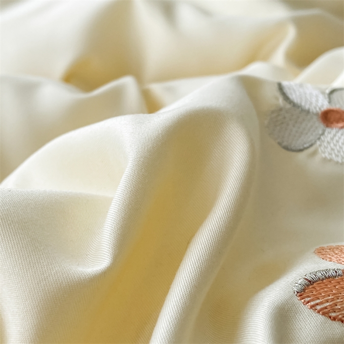 91家纺网 家纺一手货源 找家纺 眠帛 2022新款柔丝棉绣花四件套 花恋奶黄