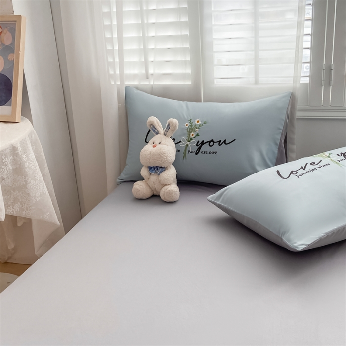 91家纺网 家纺一手货源 找家纺 眠帛 2022新款柔丝棉绣花四件套 伊町繁星蓝